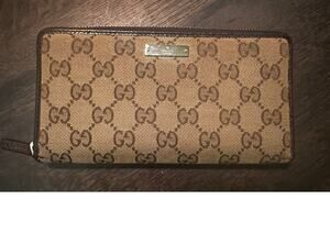 GUCCI GG CANVAS CONTINENTAL WALLET
